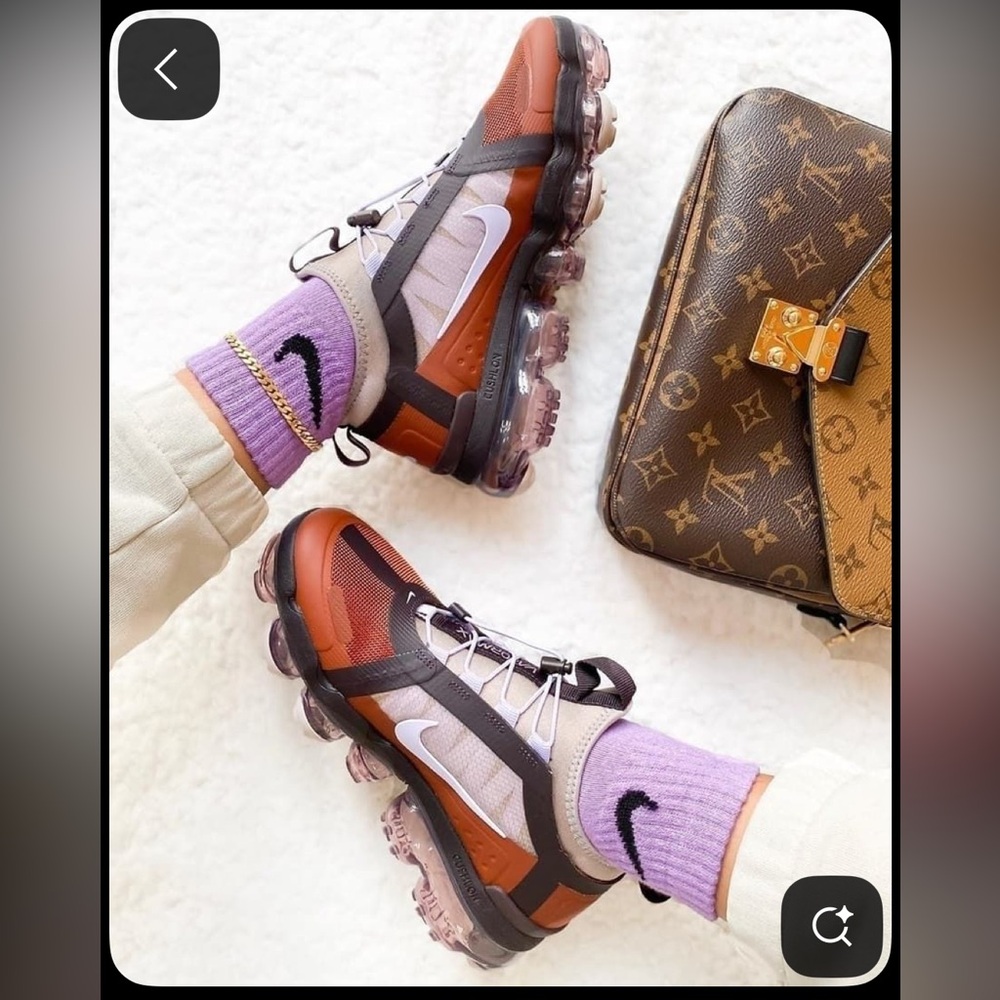 NEW WOMENS NIKE AIR VAPORMAX UTILITY Size 8 Cinnamon/Purple Agate-Burgundy Ash
